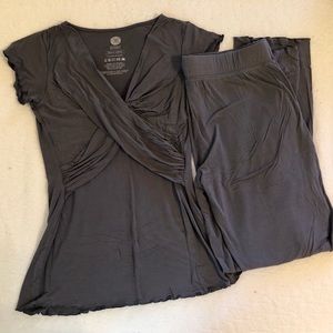 Kindred Bravely Nursing and Maternity Pajamas Set